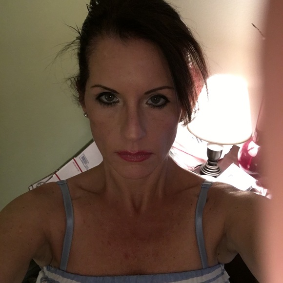 Meet your Posher, Nina - Picture 1 of 1